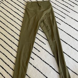 Balance leggings. Green. Worn 2x. Cloud.